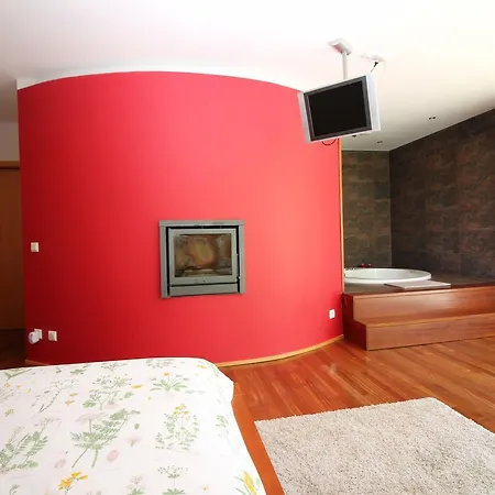 בית נופש Casa De Paredes Secas By Geres Casas