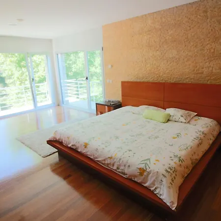 Casa De Paredes Secas By Geres Casas *